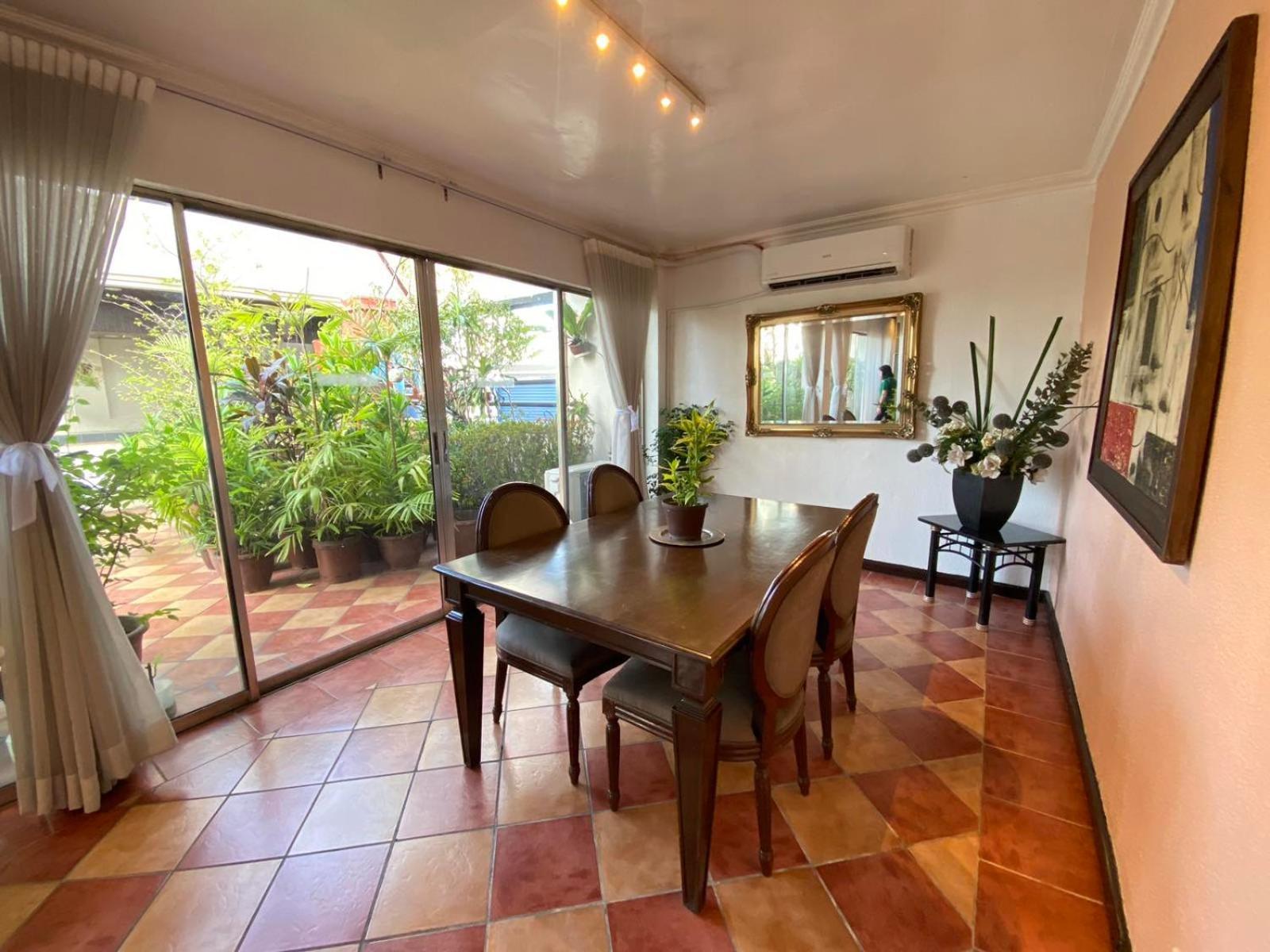 Stone House Quezon City San Juan  Екстериор снимка