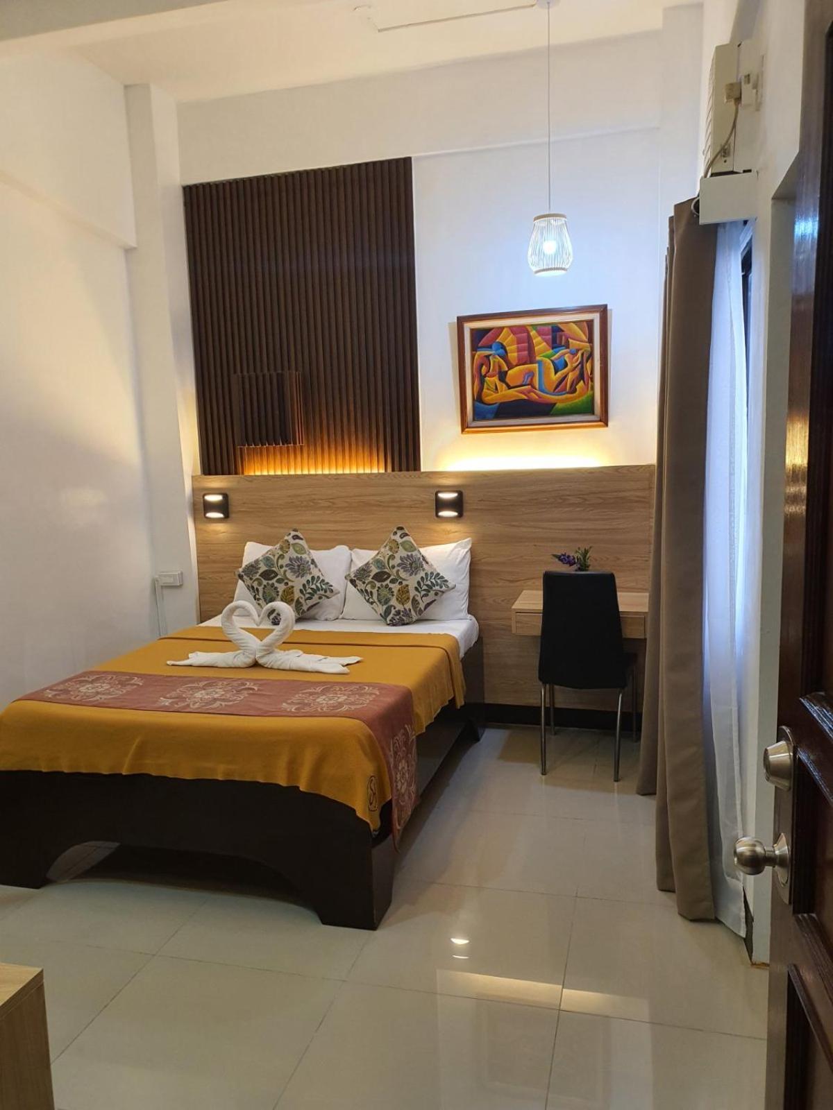Stone House Quezon City San Juan  Екстериор снимка