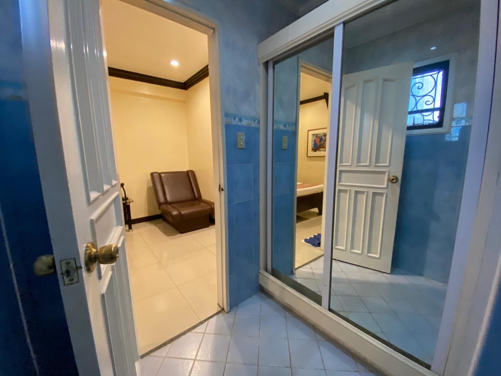 Stone House Quezon City San Juan  Екстериор снимка