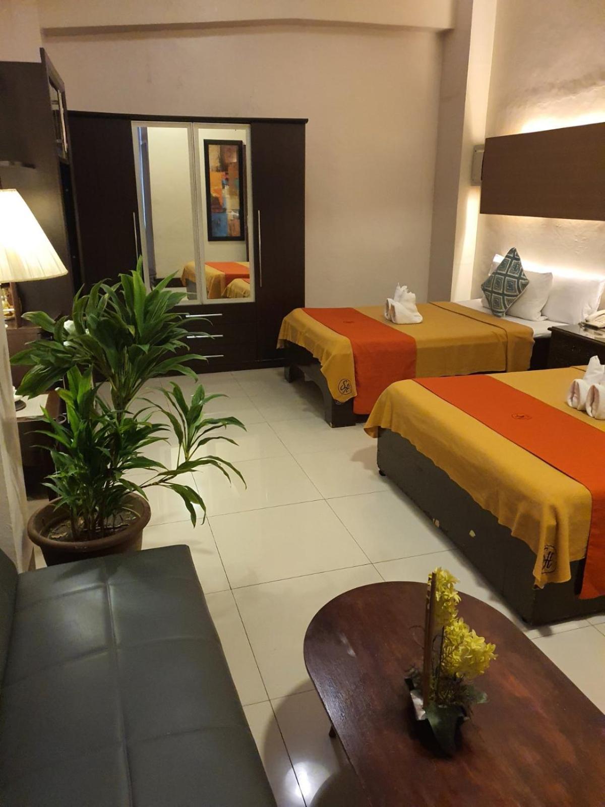Stone House Quezon City San Juan  Екстериор снимка